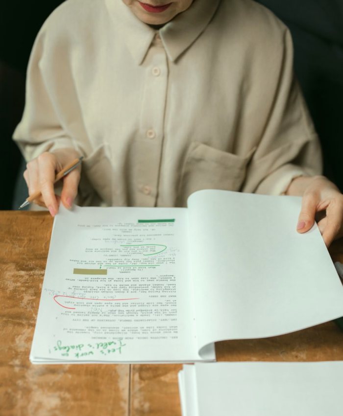 How the course teaches spoken scripts for live segments